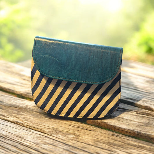 Sac en cuir et pagne tissé africain bleu– sac artisanal femme – sac bandoulière ethnique – sac fait main en cuir véritable – idée cadeau bohème (Copie)